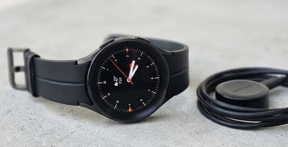 Samsung Galaxy Watch 5 Pro LTE (45mm) - Excellent Condition with Charg