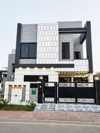 5-Marla Brand New Luxury House Available For Sale In Bahria Town