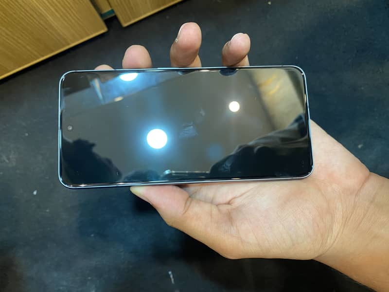 Google Pixel 8 4