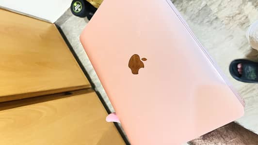 MacBook A1534 10/10 condition with box charger everything