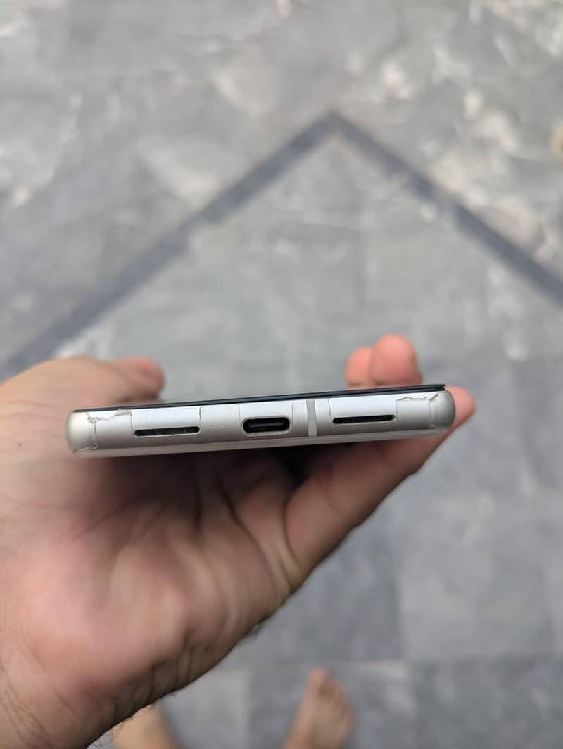 Google Pixel 7 4