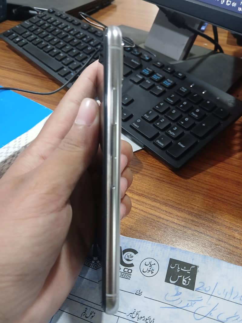 Apple iPhone X 1