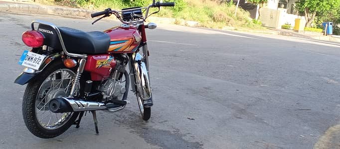 Urgent sale Very neat and clean Scratchless condition cg 125