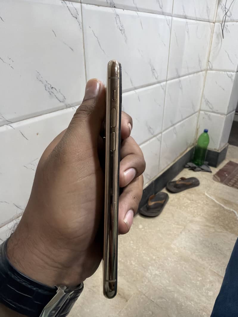 Apple iPhone 11 Pro 2