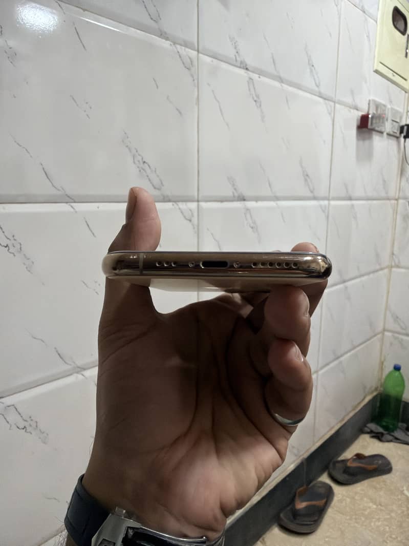 Apple iPhone 11 Pro 3
