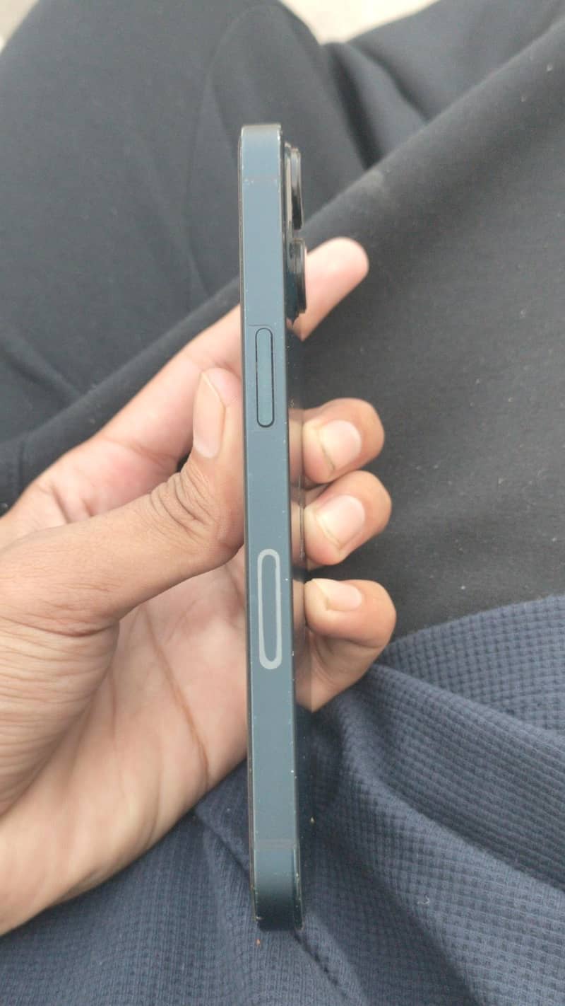 Apple iPhone 13 1
