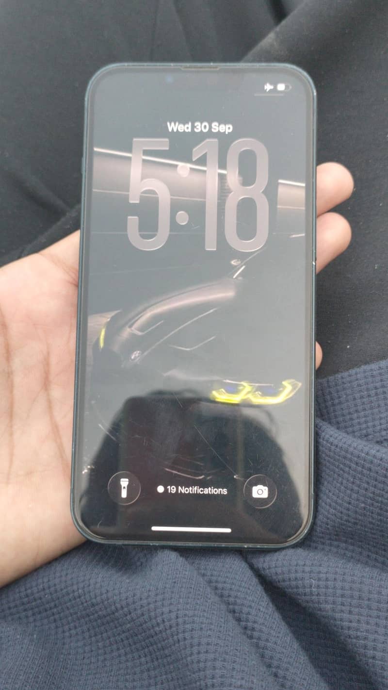 Apple iPhone 13 5