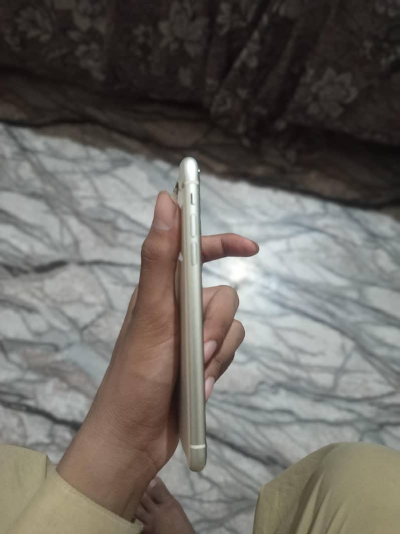 Apple iPhone 11 5