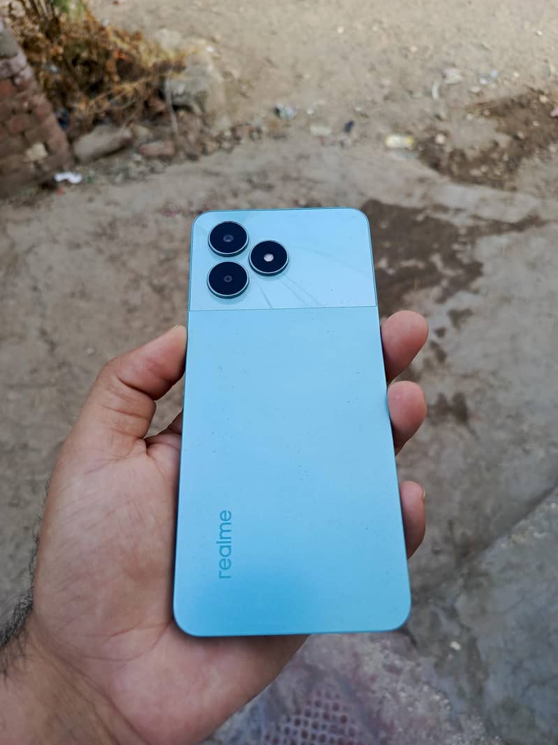 Realme C51 0