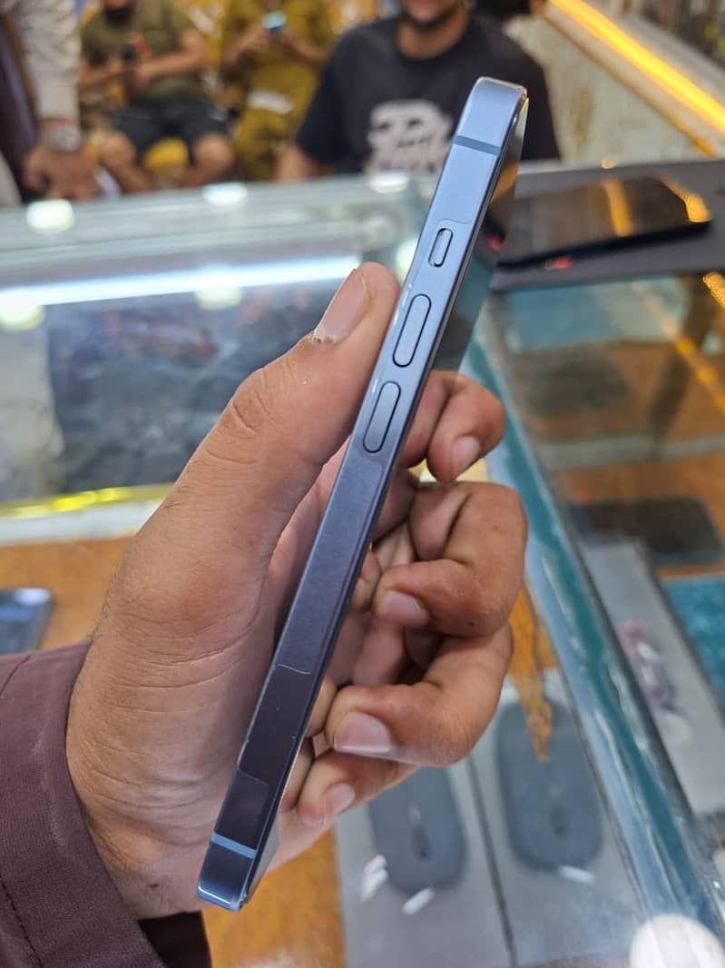 Apple iPhone 14 2