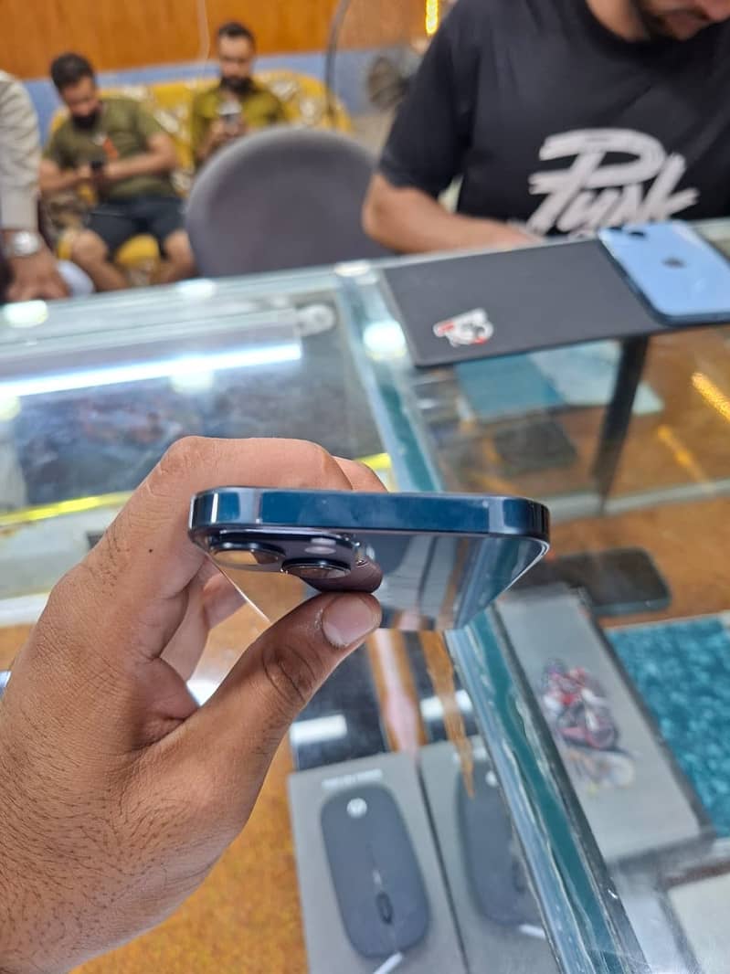 Apple iPhone 14 9