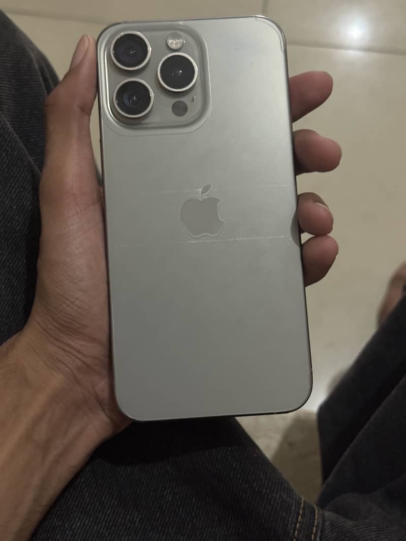 Apple iPhone 15 Pro Max 0