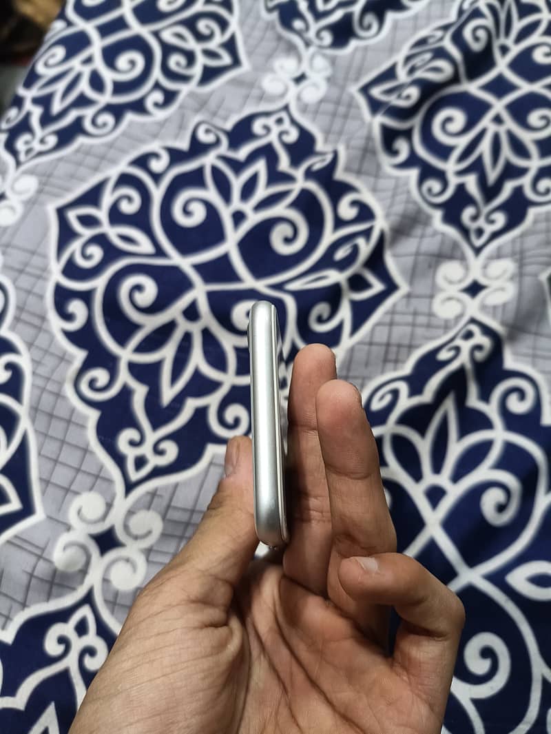 Apple iPhone 8 2