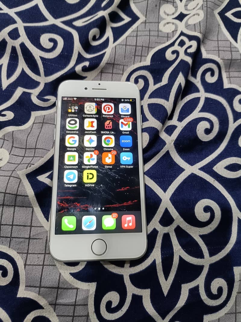 Apple iPhone 8 4