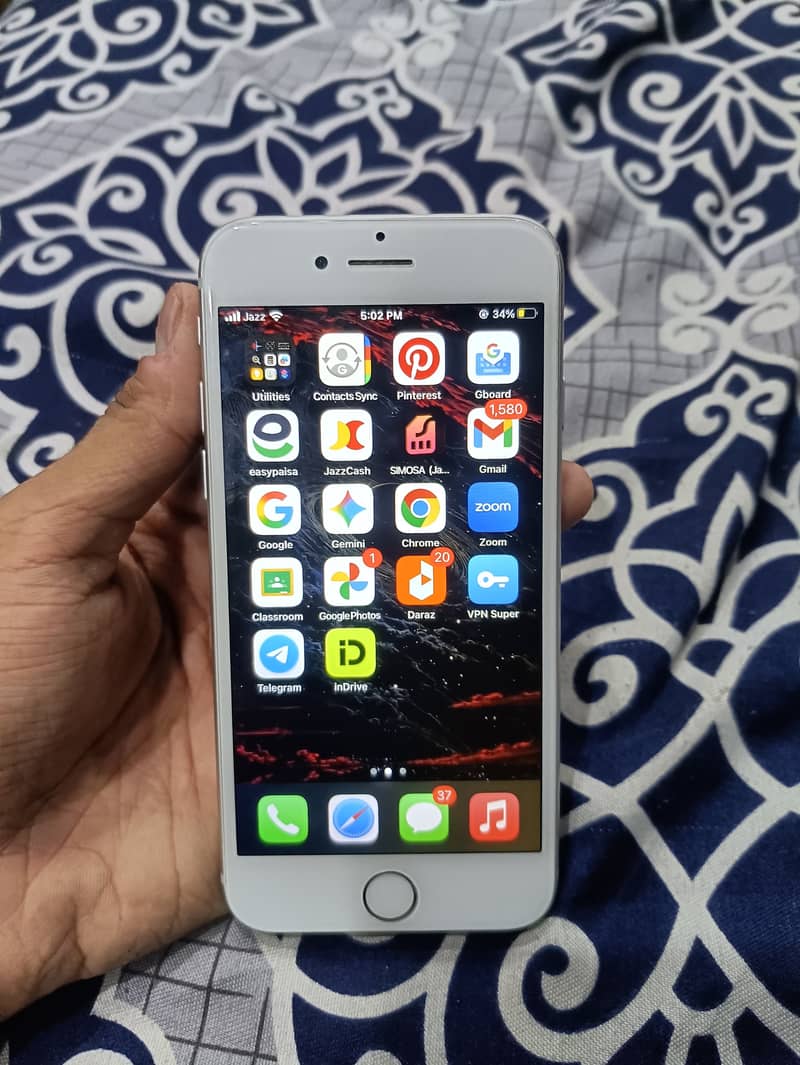Apple iPhone 8 6