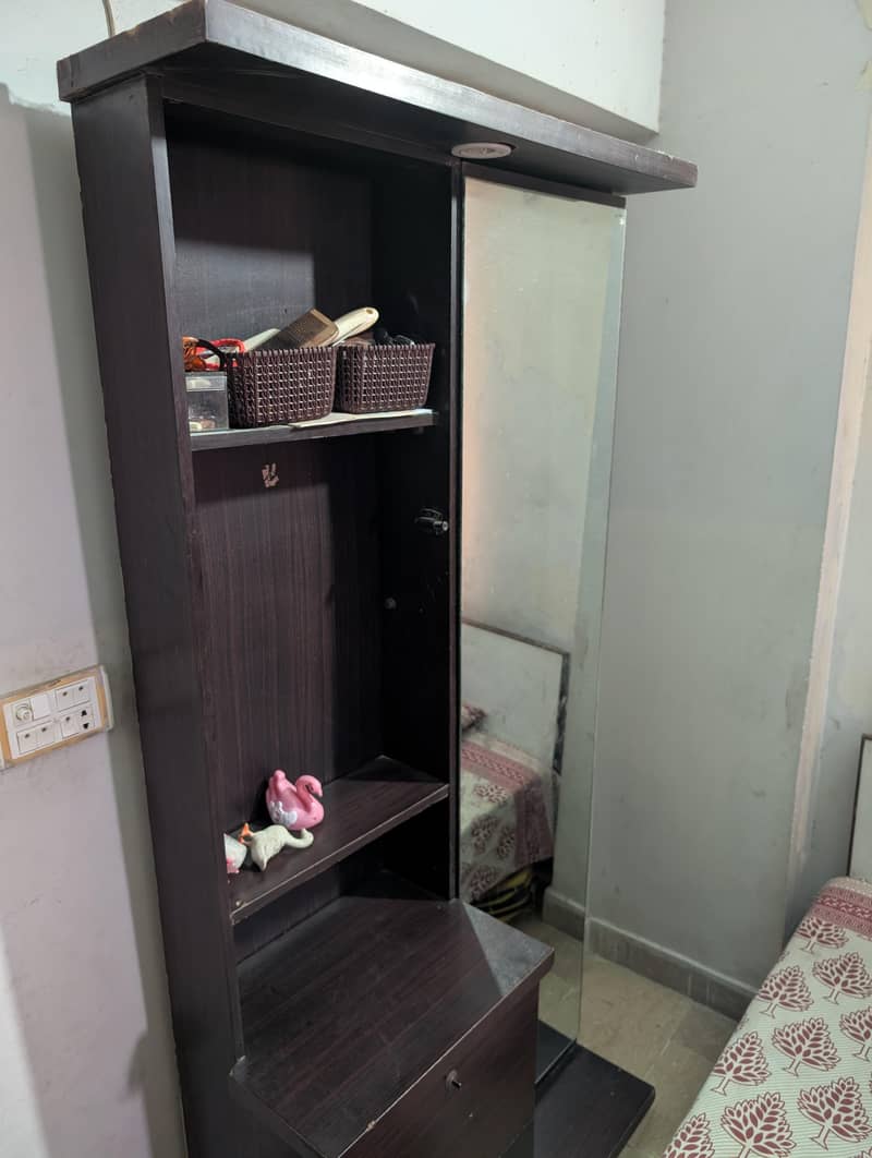 sliding Dressing table with mirror 0