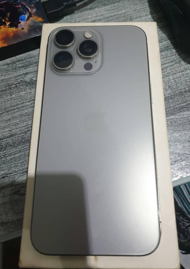 iPhone 15 Pro Max 5