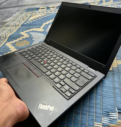 I'm selling my laptop for more contact 03326544021
