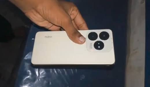 Zte nubia V60 Design