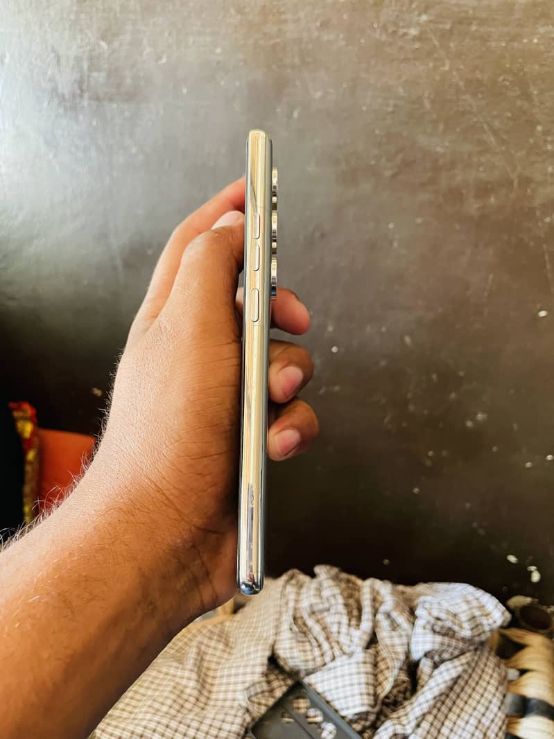 Tecno CAMON 40 1