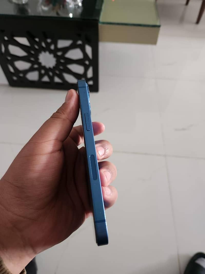 Apple iPhone 13 1