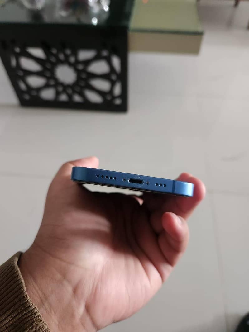 Apple iPhone 13 2
