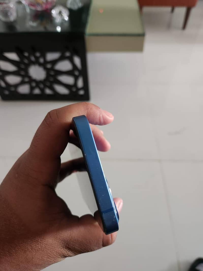 Apple iPhone 13 4