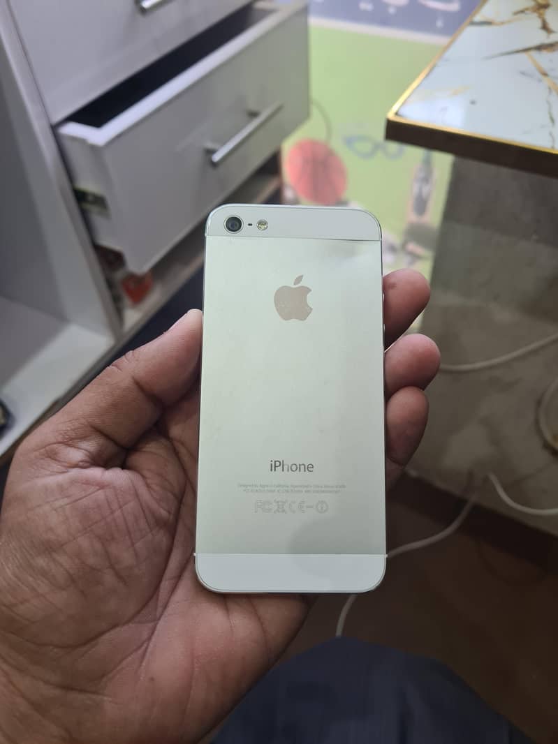 Apple iPhone 5 0