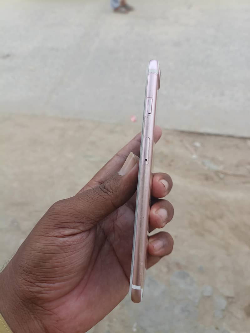 Apple iPhone 7 Plus 3