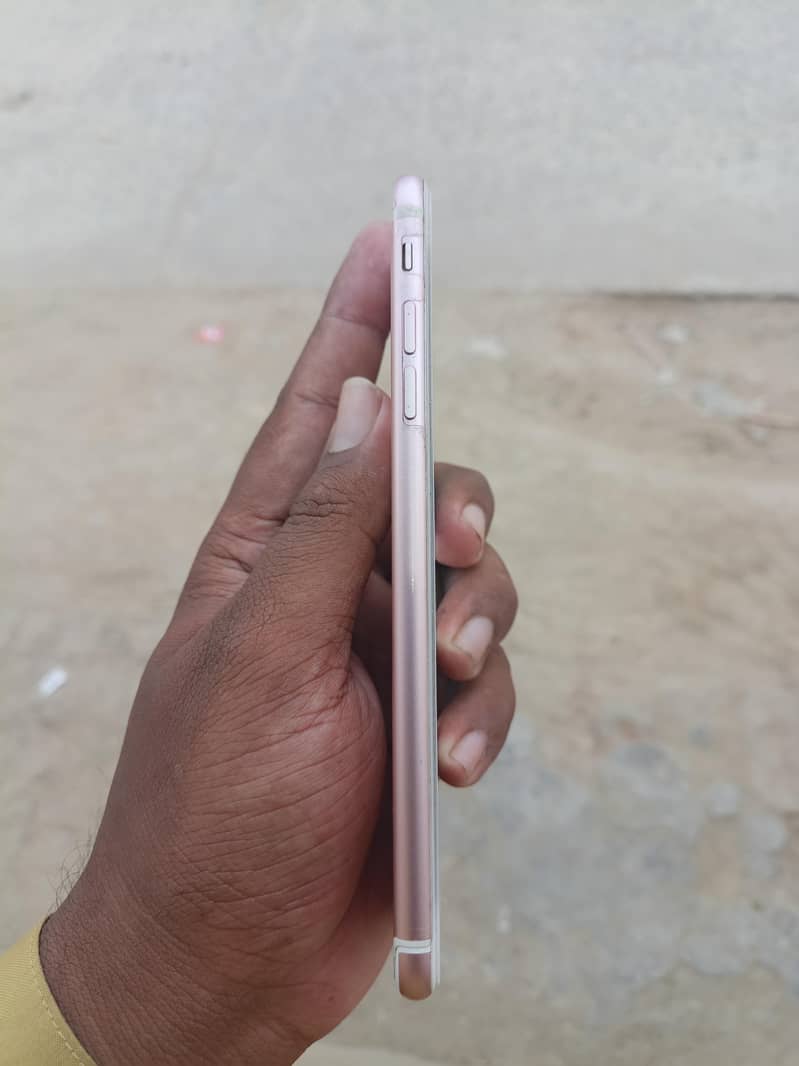 Apple iPhone 7 Plus 5