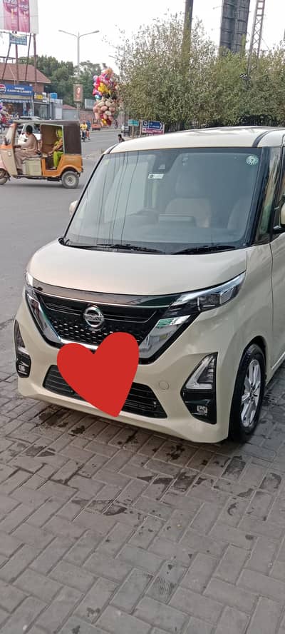 Nissan Roox 2023