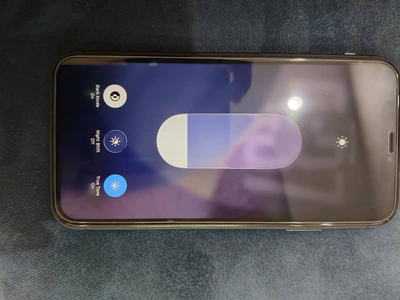 Apple iPhone 11 4