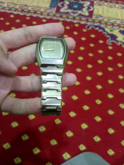DAISTAR Jubilee Men’s Watch – Stylish Golden/Silver Watch