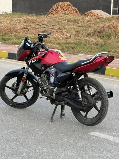 Ybr 2016 japanese model for sale. Documents complete. Biometric ava