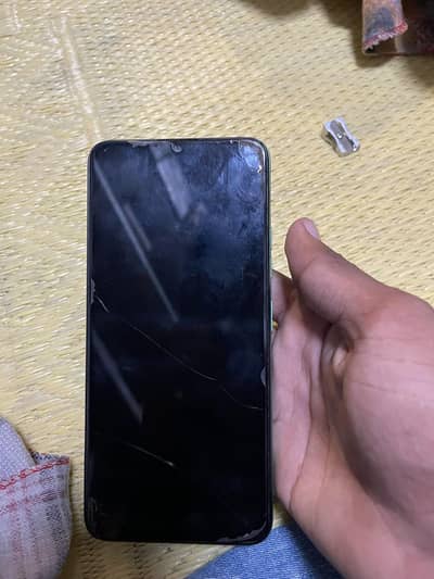 QMobile QSmart Ultra 6+6Ram/128gb Rom