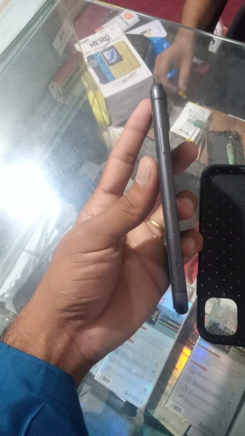 iphone 11 4