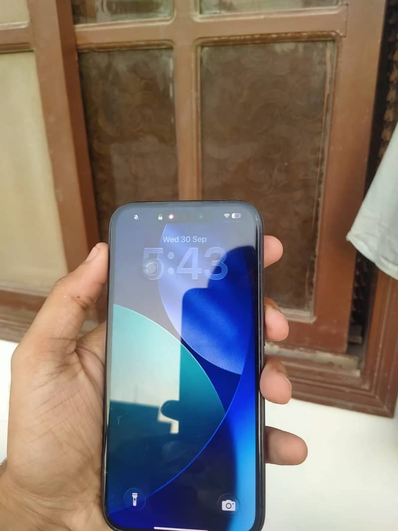 Apple iPhone 15 Pro 2