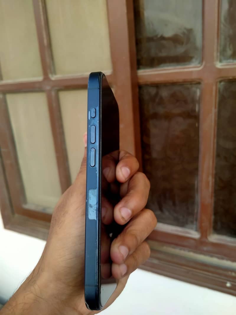 Apple iPhone 15 Pro 3