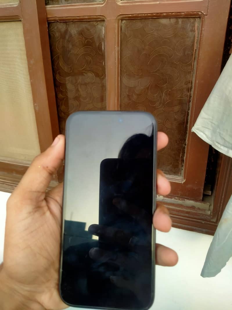 Apple iPhone 15 Pro 4