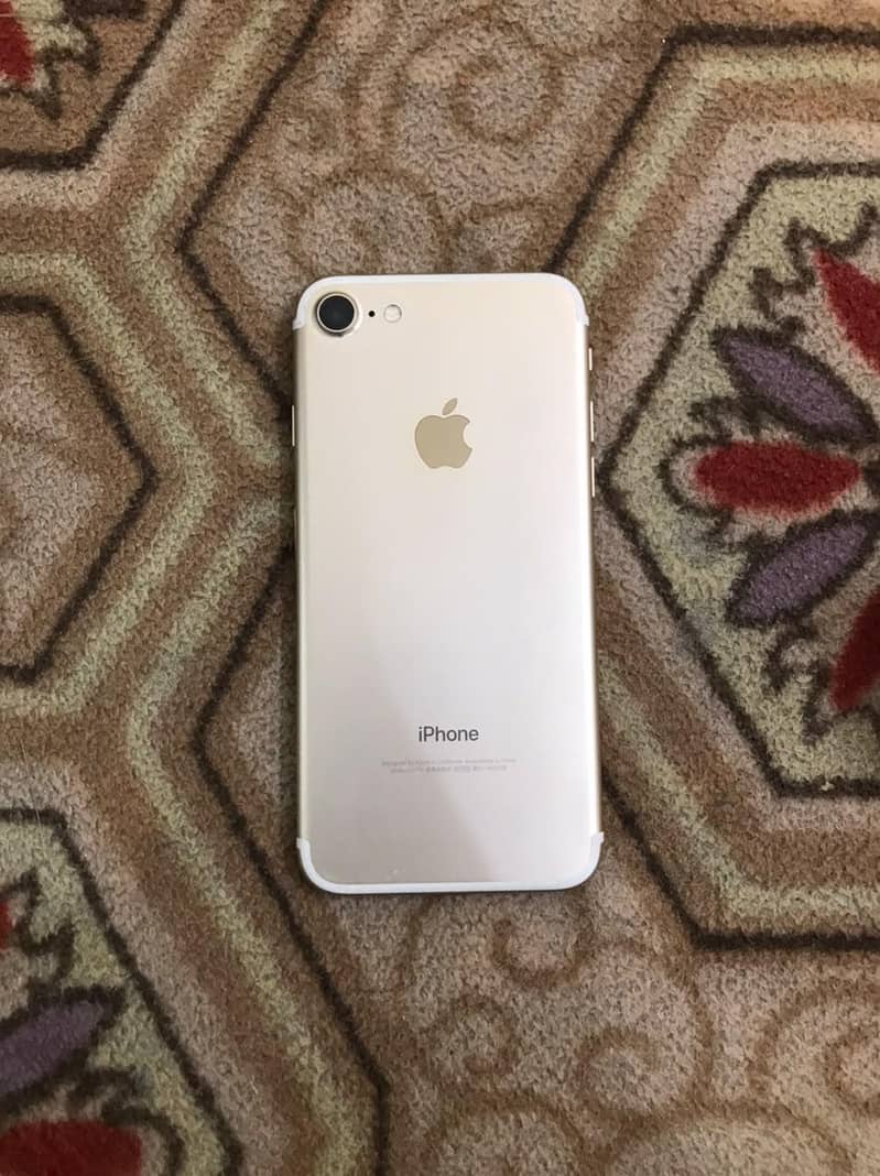 Apple iPhone 7 0