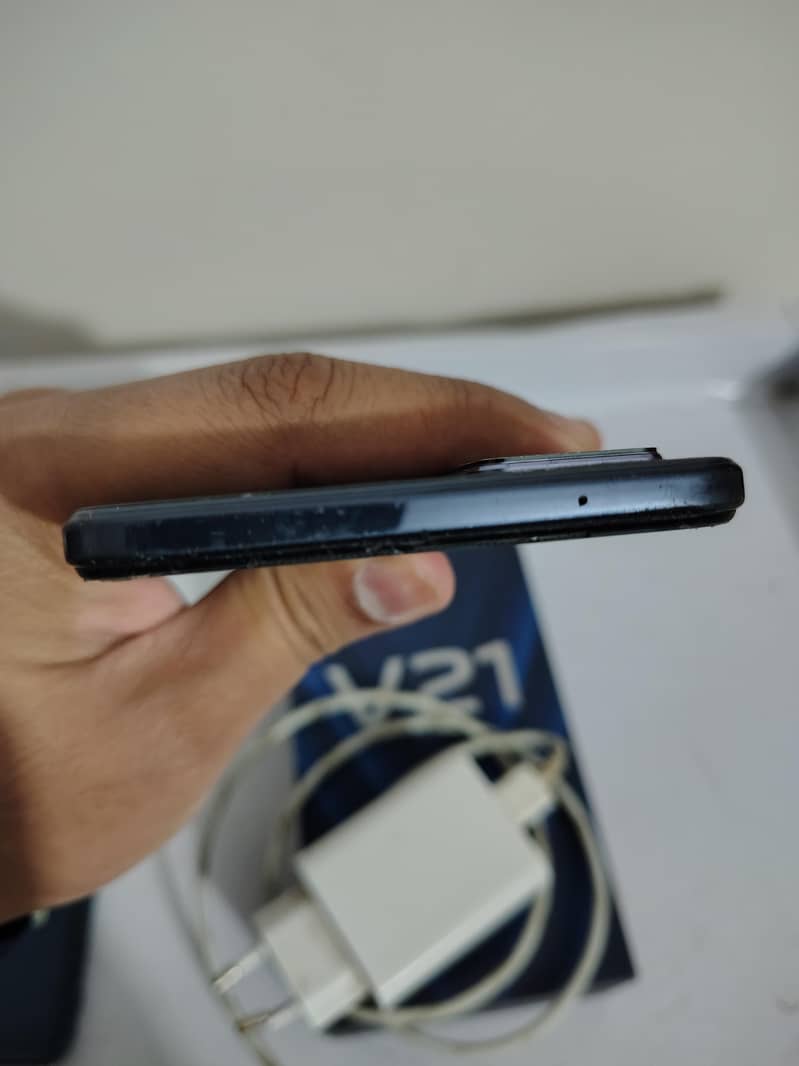 Vivo V21 5