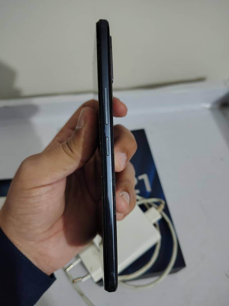 Vivo V21 6