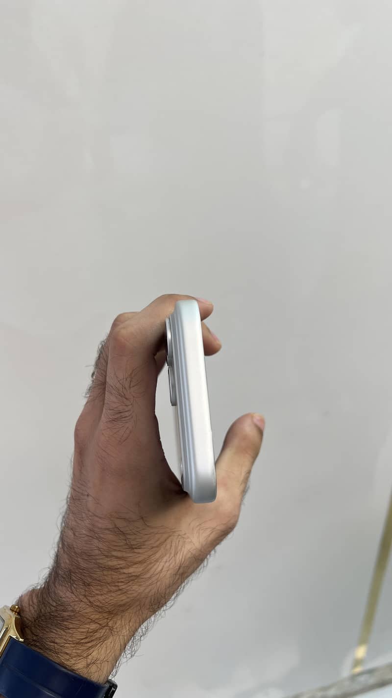 Apple iPhone 17 Pro Max 5