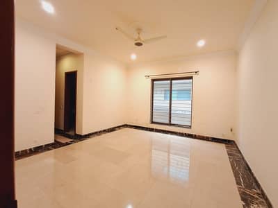 A Beautiful Triple Story House For Rent In F10