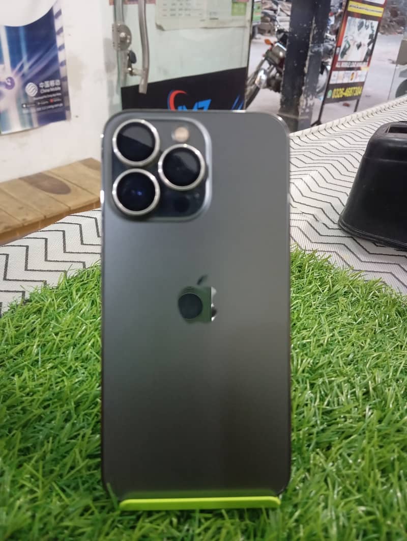 iPhone 13 Pro JV 8