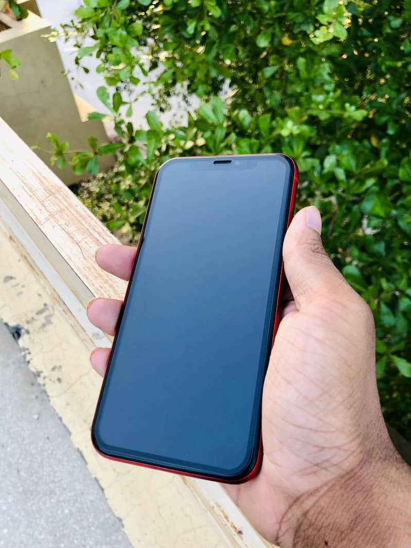 Apple iPhone XR 0