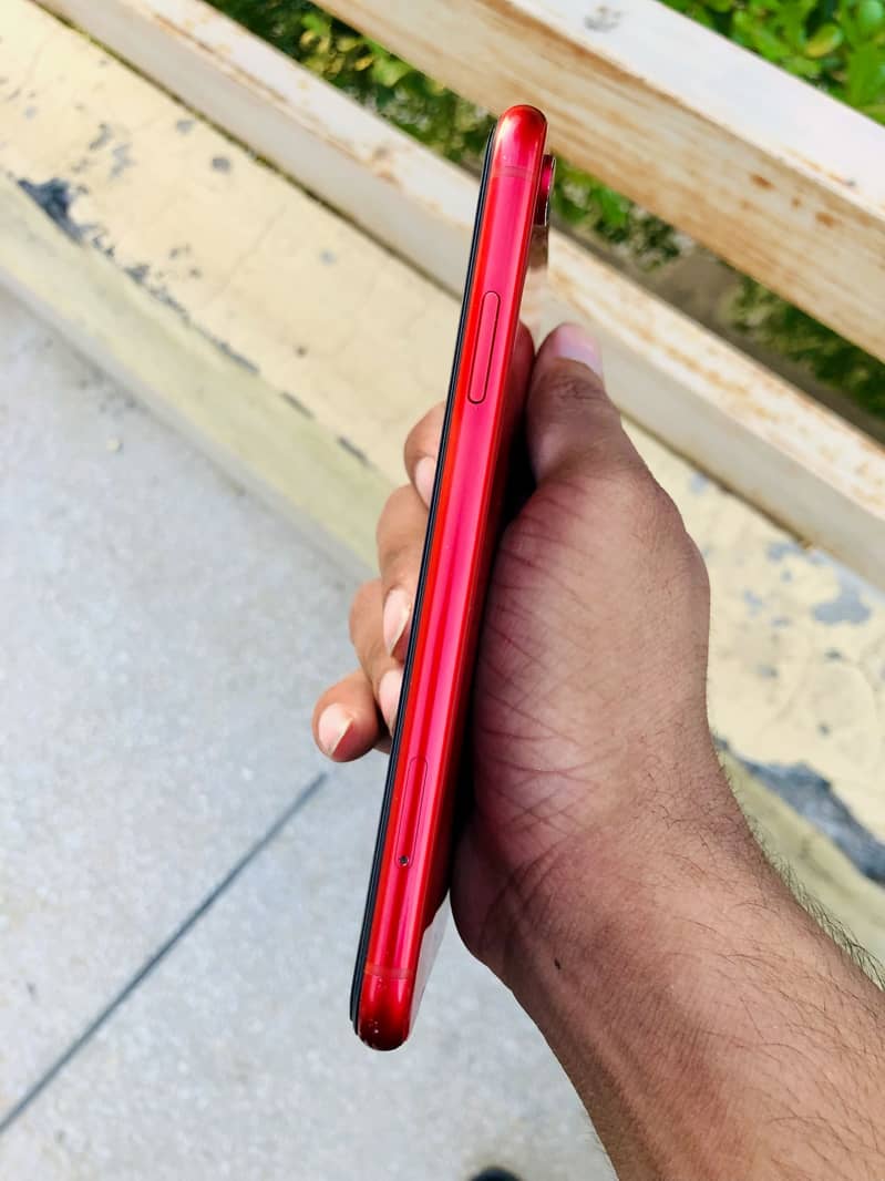 Apple iPhone XR 4