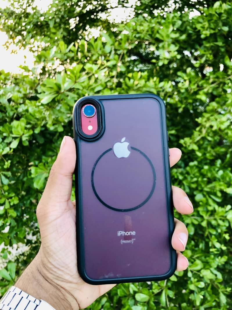 Apple iPhone XR 7