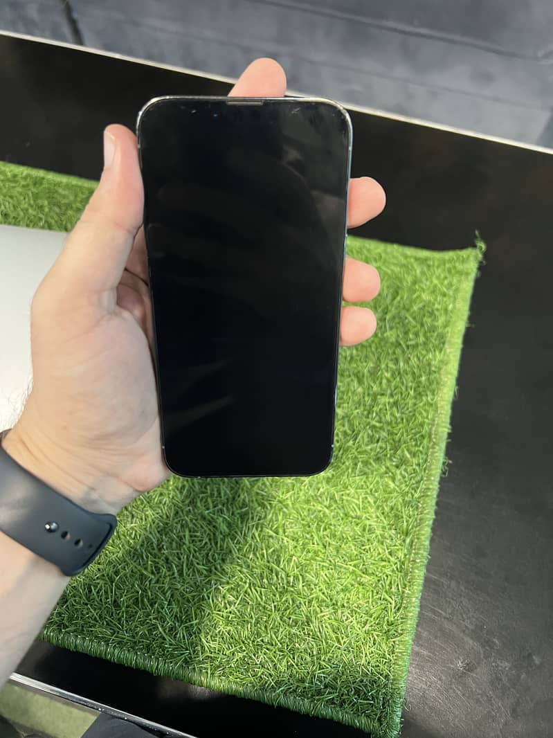 Apple iPhone 13 Pro 2