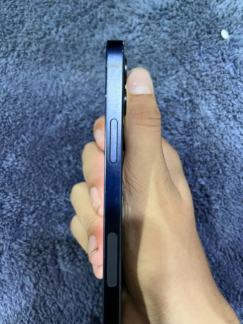 Apple iPhone 12 6
